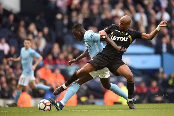 左右俱乐部 左右俱乐部