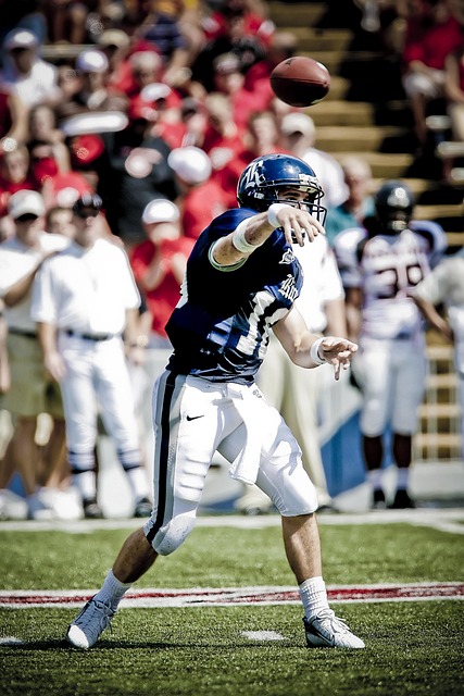 但勇士队依 但勇士队依